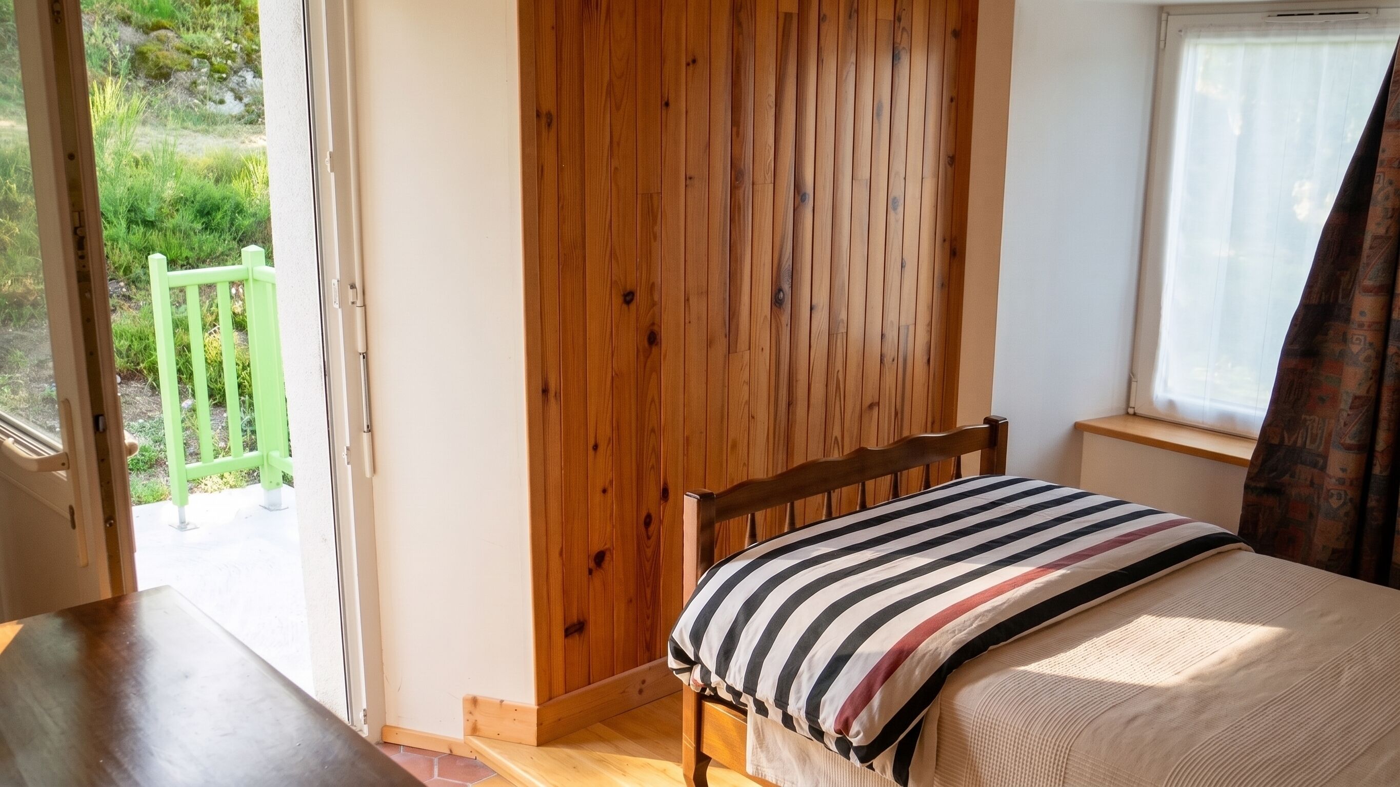 4 quartos, ferros/tábuas de passar roupa