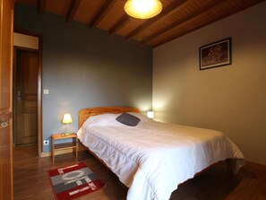 3 عدّة غرف نوم وخدمة الإنترنت