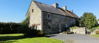 Cozy Stone Farmhouse with Garden, Near Saint-Lô – Sleeps 4, Modern Amenities, Pet-Friendly