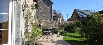 Family home with enclosed garden, Wifi and garage in Orval sur Sienne