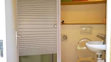 Douche, serviettes fournies
