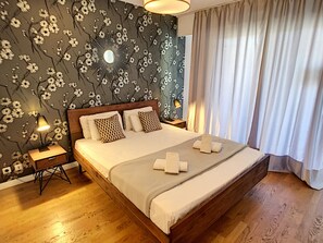 2 bedrooms, iron/ironing board, free internet