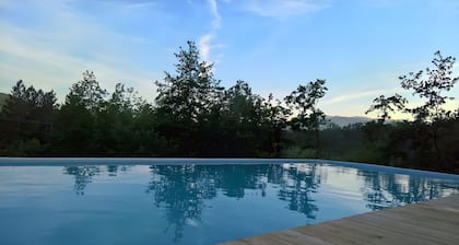 Logement insolite tout confort 1, piscine chauffée