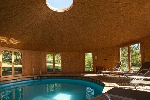 Logement insolite tout confort 1, piscine chauffée