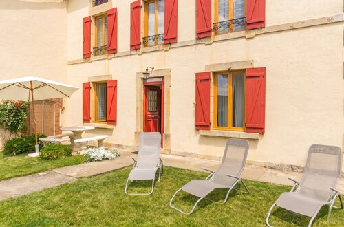 Homerez - House in Éringes, parking included