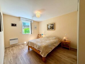 2 bedrooms - Carnac: 3 rooms, Garden, Terrace, Parking, 4-6 pers (Carnac)