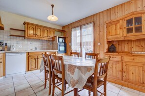 Fridge, microwave, oven, dishwasher - Sermes 1 - Spacious apartment in the centre (MORZINE)