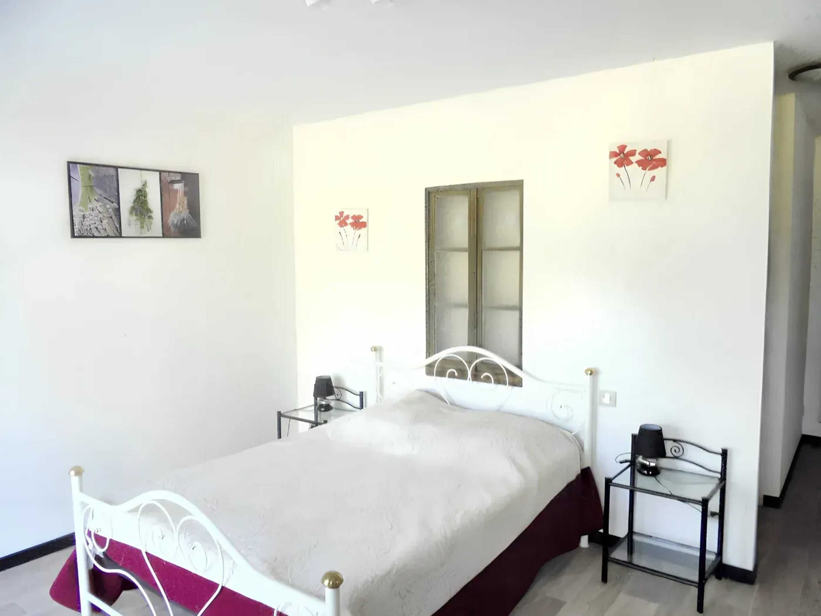 4 bedrooms, iron/ironing board