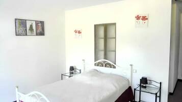 4 slaapkamers, een strijkplank/strijkijzer