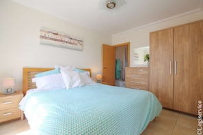 2 bedrooms, free Internet