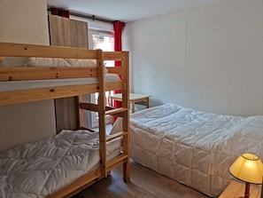 2 bedrooms