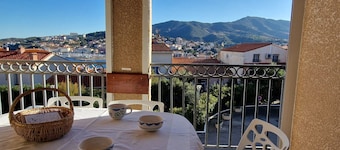 Banyuls-sur-Mer: T2 Apartment with Loggia and Private Parking near Beach