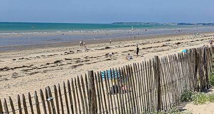 Appartement avec parking Ă 250m de la plage, proche commerces