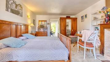 3 chambres, bureau, fer et planche Ă repasser, accĂšs Internet