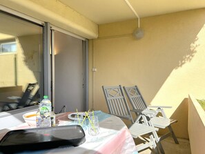 Outdoor dining - Studio for 4 with terrace in Bormes-les-Mimosas (Bormes-les-Mimosas-La Favière)