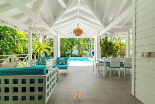 Caribbean Villa / Private Pool and Jacuzzi / 200M from Las Ballenas Beach / WIFI