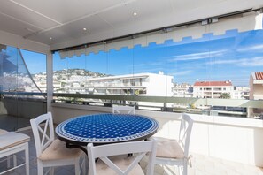 Dining - High-Standard 2-Bedroom Apartment with Sea View and Large Terrace (Cannes)