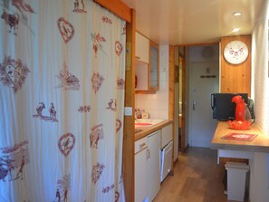 Kühlschrank, Mikrowelle, Geschirrspüler