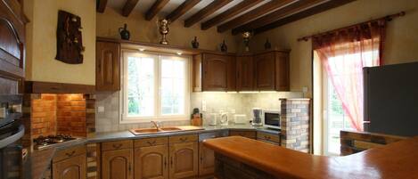 Réfrigérateur, micro-ondes, four, lave-vaisselle