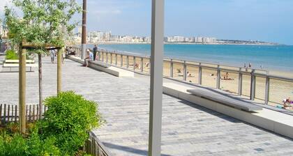 Seafront Studio with Balcony, Reserved Parking, and Stunning Views