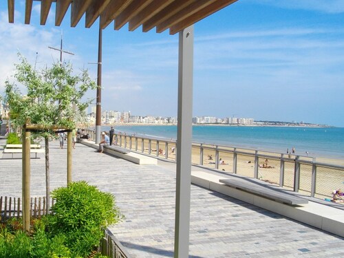 Seafront Studio with Balcony, Reserved Parking, and Stunning Views