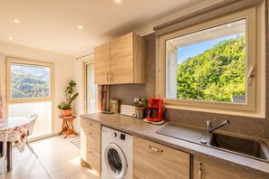 Kitchen - Homerez - House, La Bollène-Vésubie. (La Bollène-Vésubie)