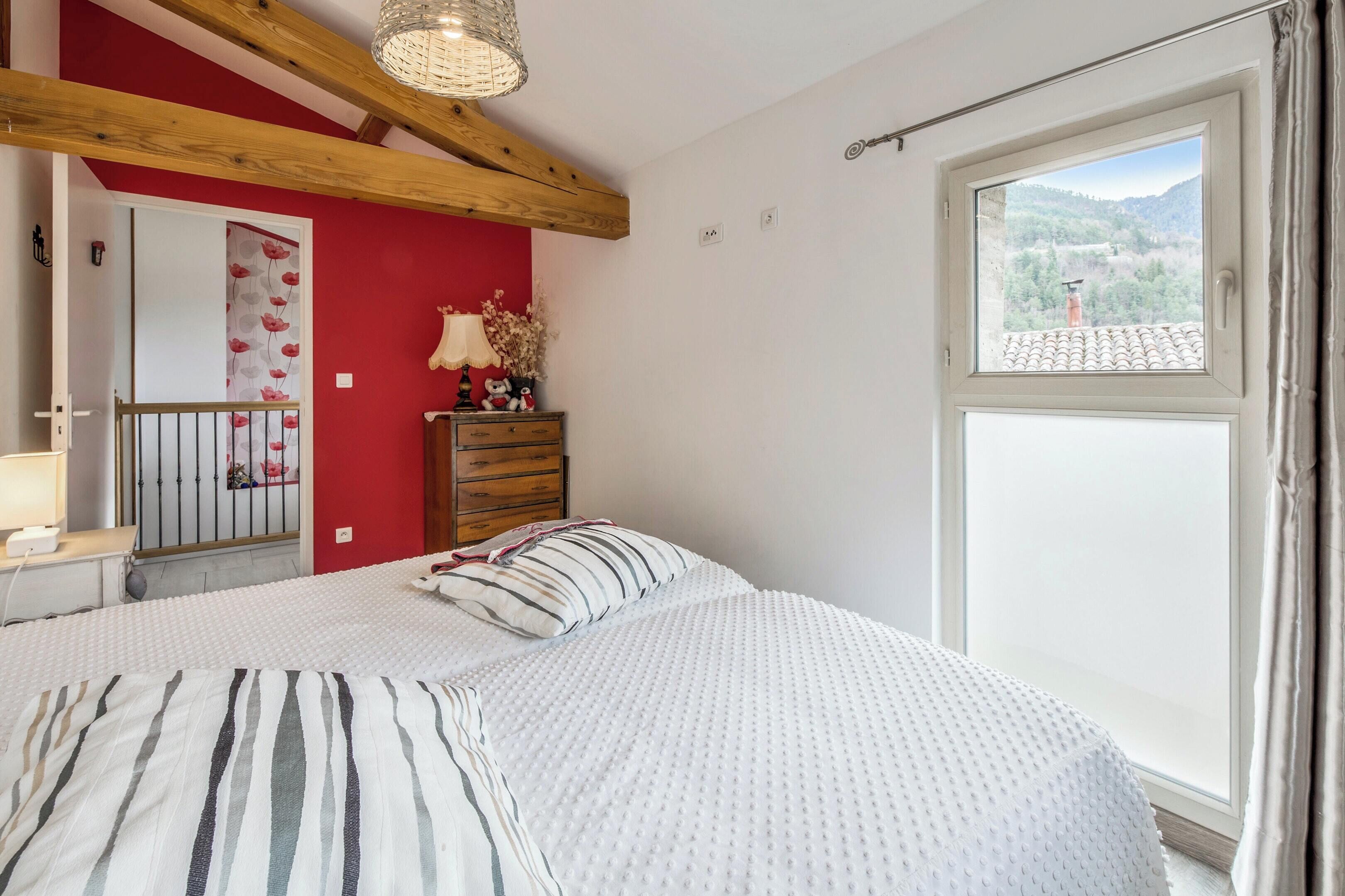 2 bedrooms, iron/ironing board