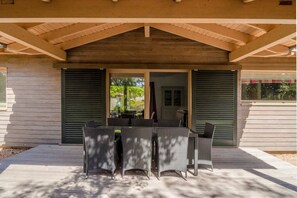 Outdoor dining - Villa closed to beaches and mountain with heated pool (Figari)