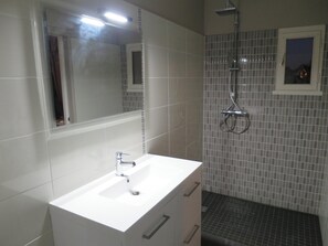 Bathtub