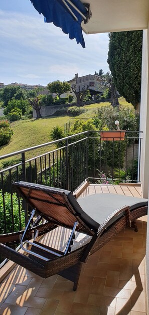 Terrace/patio - 3-room apartment of 80 m2 not overlooked in a small, good standing, quiet residence. (Vence)