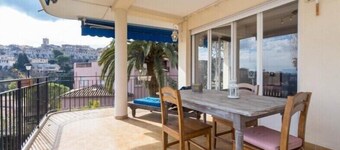 3-room apartment of 80 m2 not overlooked in a small, good standing, quiet residence.