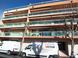 Exterior - Charming Studio in Central Arcachon with Parking, Walk to Beach and Shops (Arcachon)