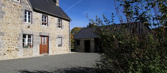 Charming cottage near beaches with private garden, pets allowed