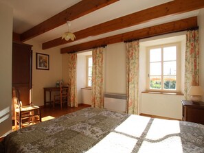 1 bedroom - Charming cottage near beaches with private garden, pets allowed (Annoville)