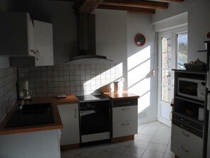 Fridge, microwave, dishwasher