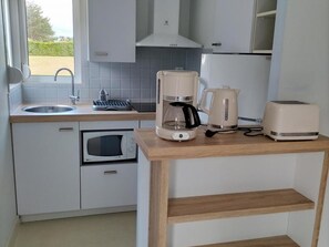 冷蔵庫、電子レンジ