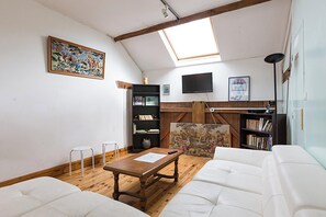 Télévision, chaîne hi-fi