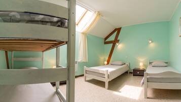 3 habitaciones, cuna de viaje, wifi gratis y ropa de cama