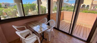 Charming 2-Room Villa, Private Beach, Parking, Sleeps 4, Le Barcarès