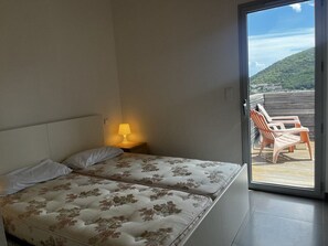 2 bedrooms, iron/ironing board - ELENA VILLA - 3*** - FRONT OF THE SEA (TARCO CONCA)