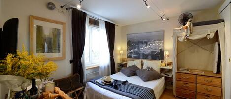 Coffres-forts dans les chambres, fer et planche à repasser