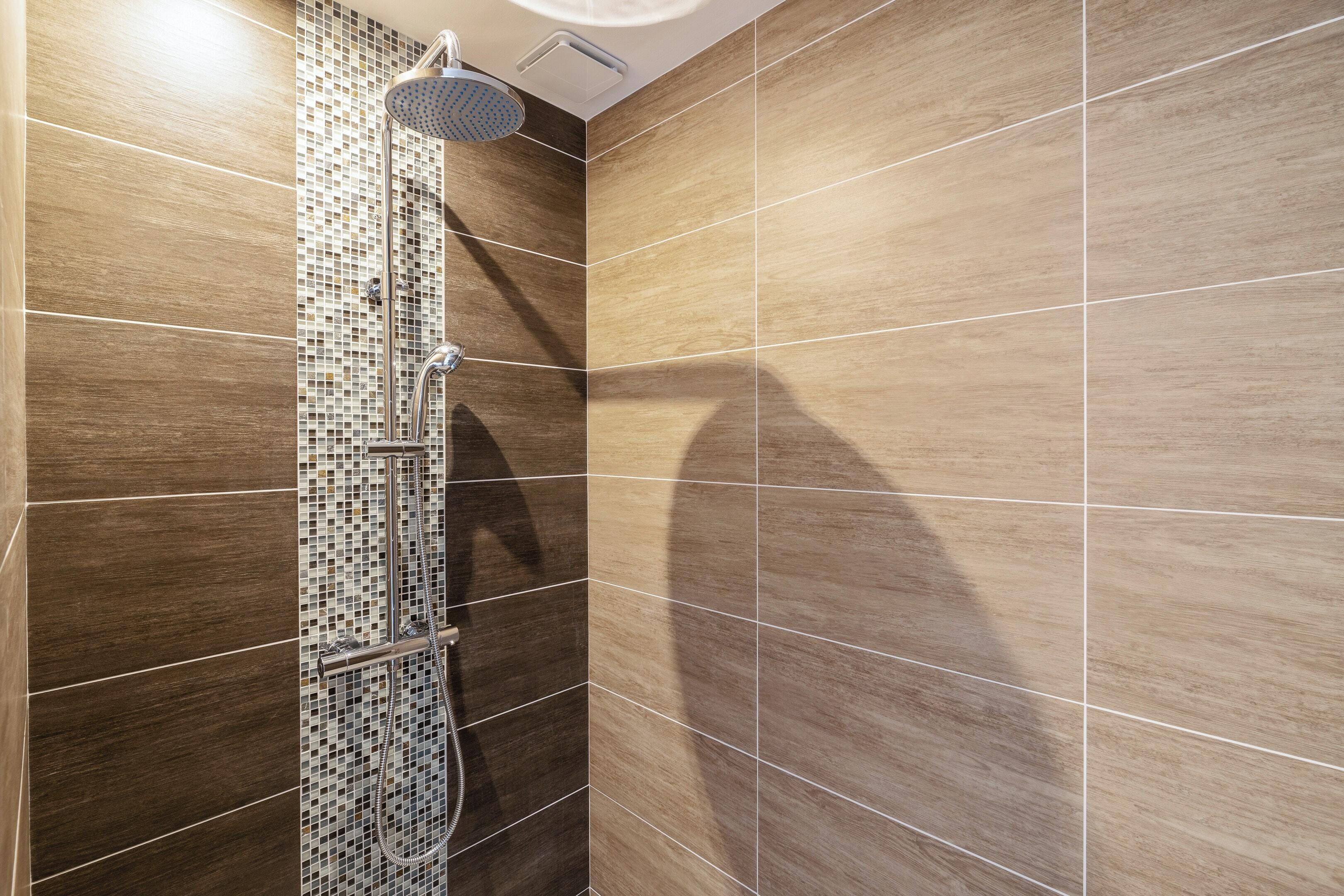 Douche, serviettes fournies