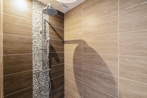 Shower, towels