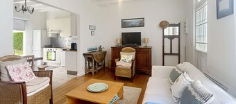 Villa au Calme avec Jardin, Proche Plage et Commerces, Wifi et Équipements Complets