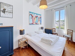 3 bedrooms, free WiFi - Charming Villa with Garden, Steps to Beach, Near Town, Free WiFi (Jullouville)