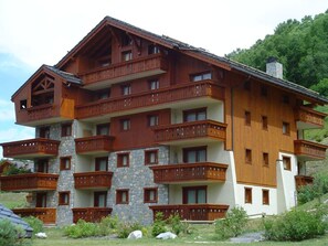 Exterior - Cozy duplex 3 rooms, 6 people, Méribel, pets allowed (Méribel)