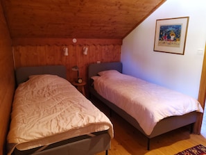2 bedrooms, free WiFi - Cozy duplex 3 rooms, 6 people, Méribel, pets allowed (Méribel)