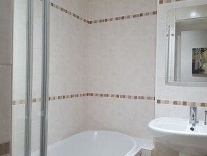 Hair dryer - Tignes: 3-Room Apartment, 58m², 7 Pers, Mountain View (Tignes)