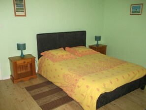 2 bedrooms, free WiFi, bed sheets - Charming stone house near Utah Beach (Ravenoville)