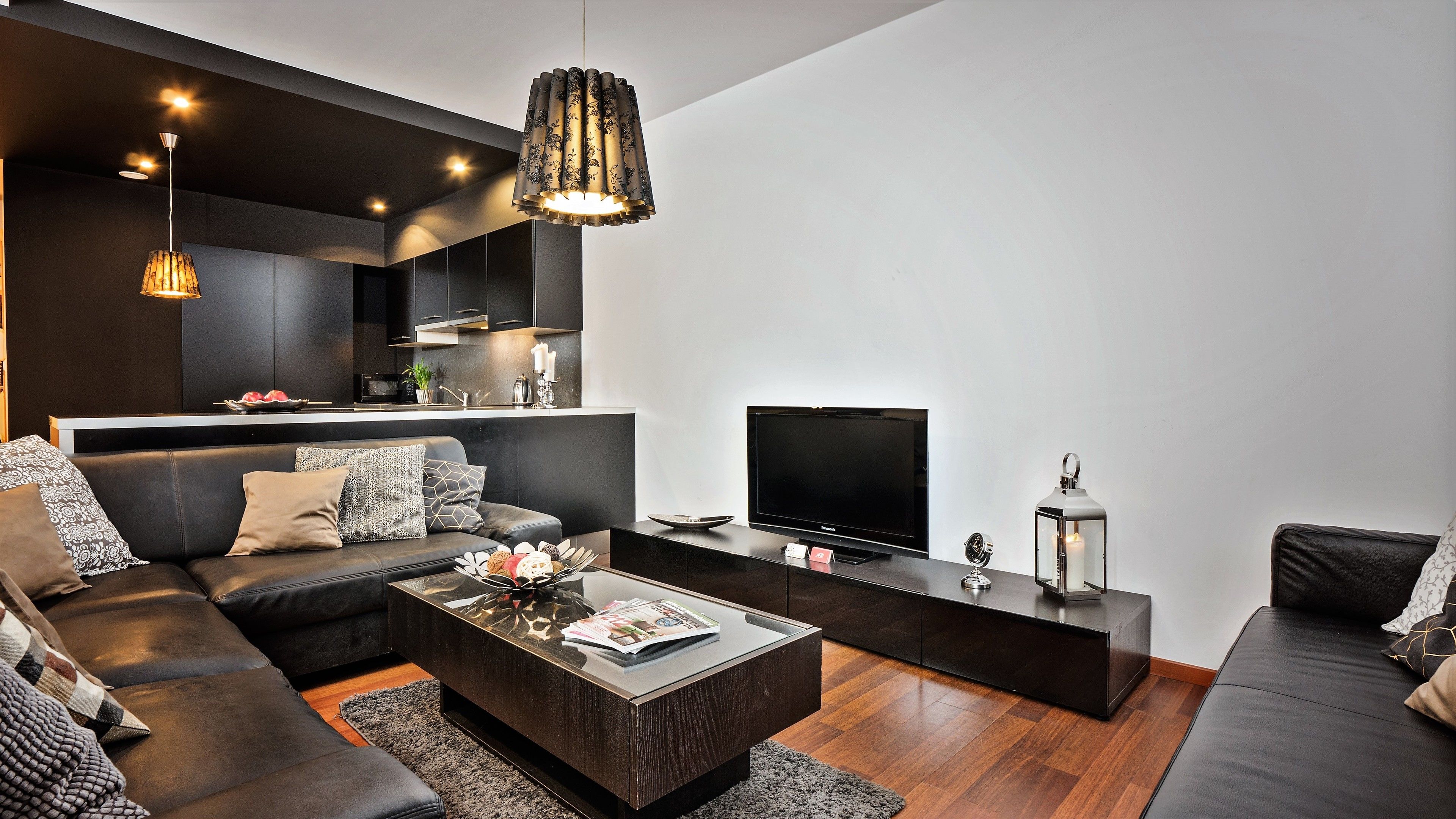 Apartment (Manhattan) | Living room | 42-inch flat-screen TV with cable channels, TV